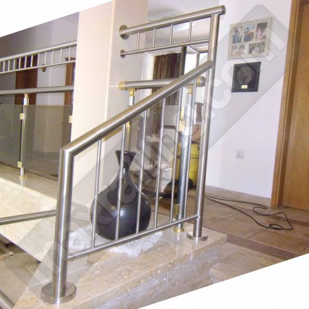 Иноксови парапети